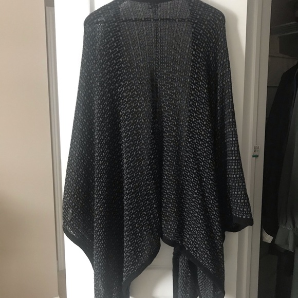 Kimono/ Shawl - Picture 2 of 3